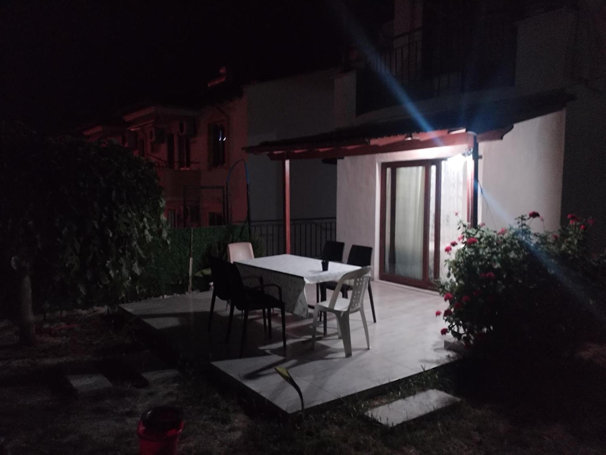Kadinlar Denizi Plaji 100 M Bahceli Havuzlu