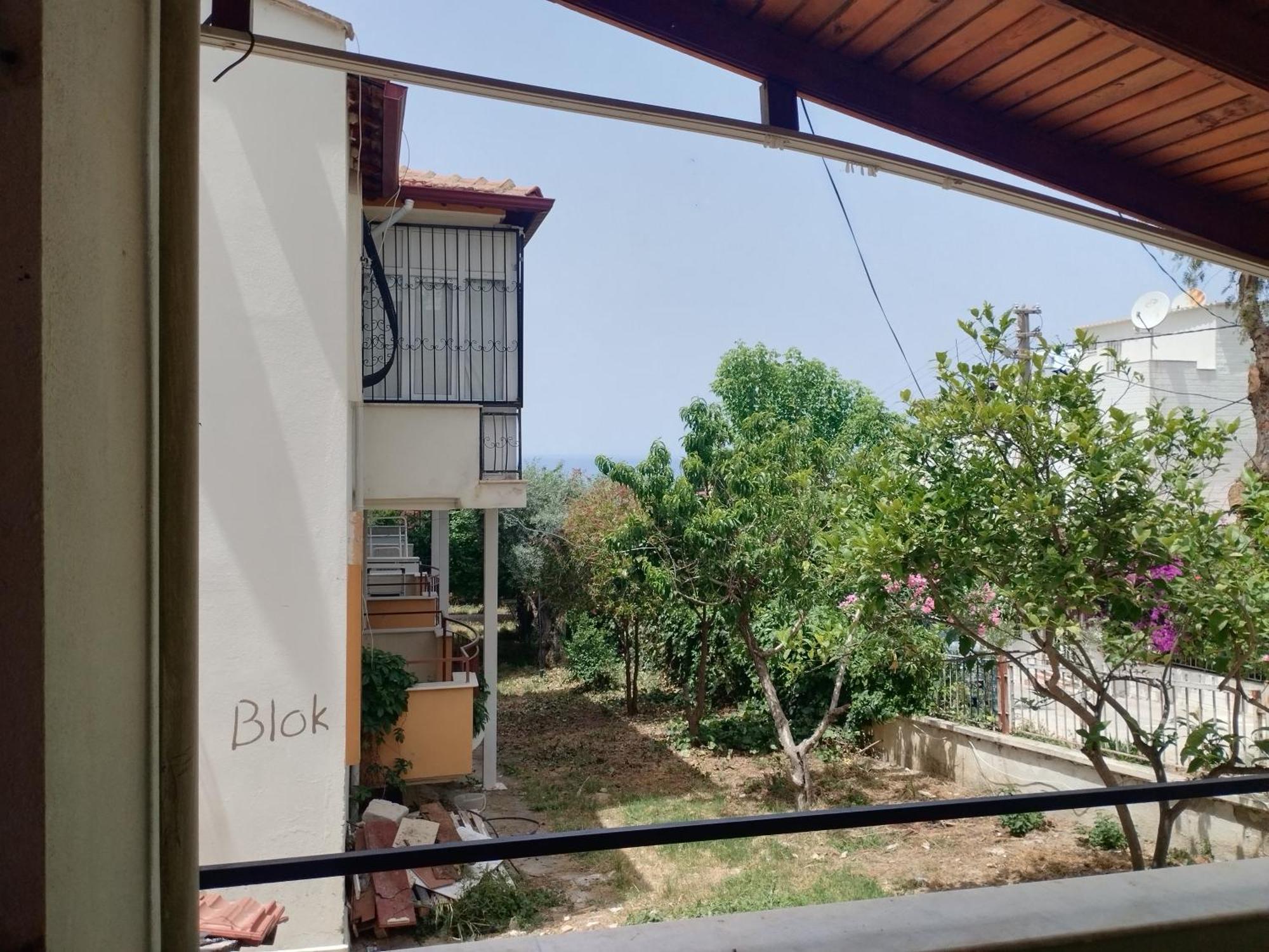 Kadinlar Denizi Plaji 100 M Bahceli Havuzlu Villa