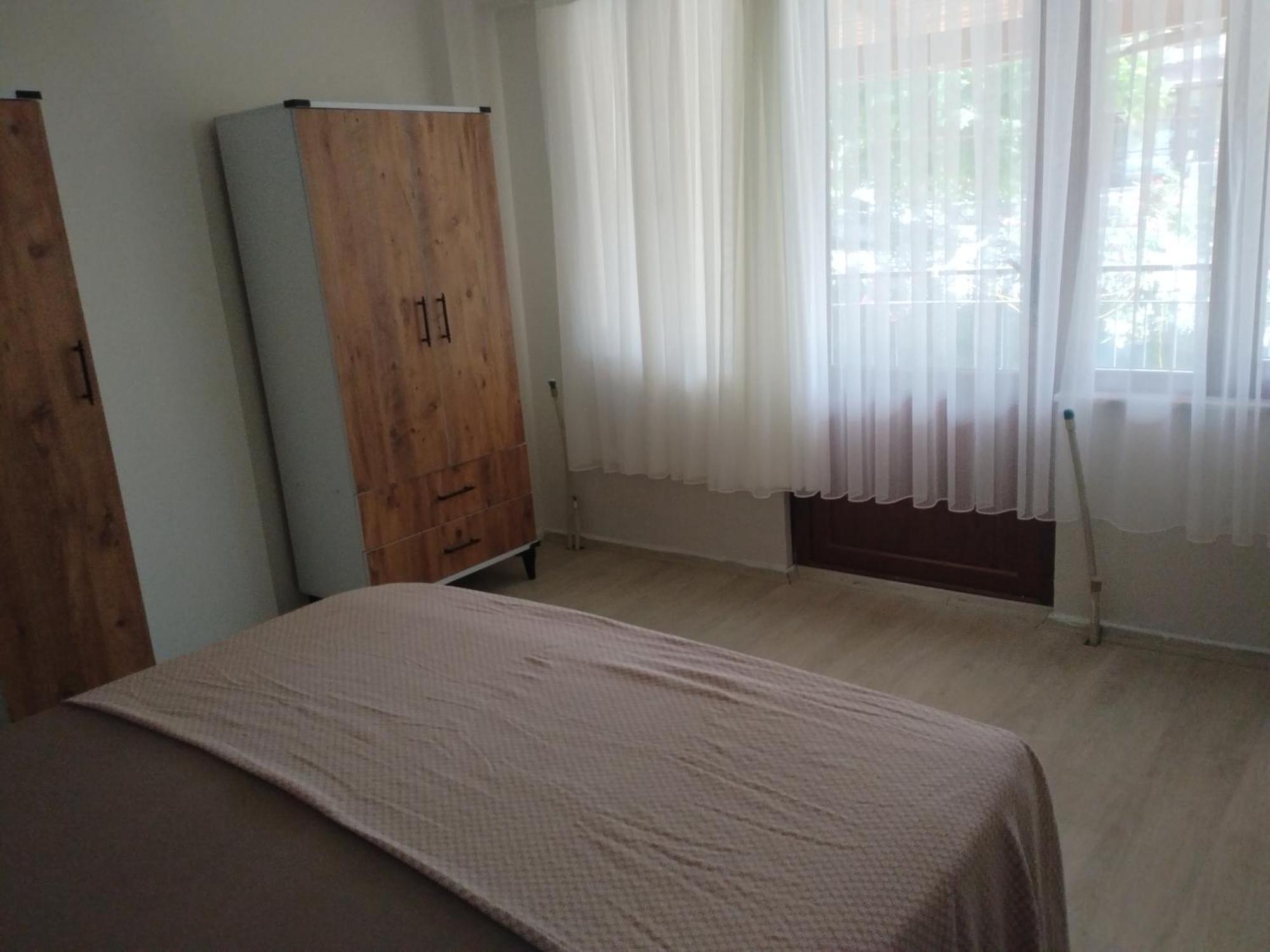 Villa Kadinlar Denizi Plaji 100 M Bahceli Havuzlu