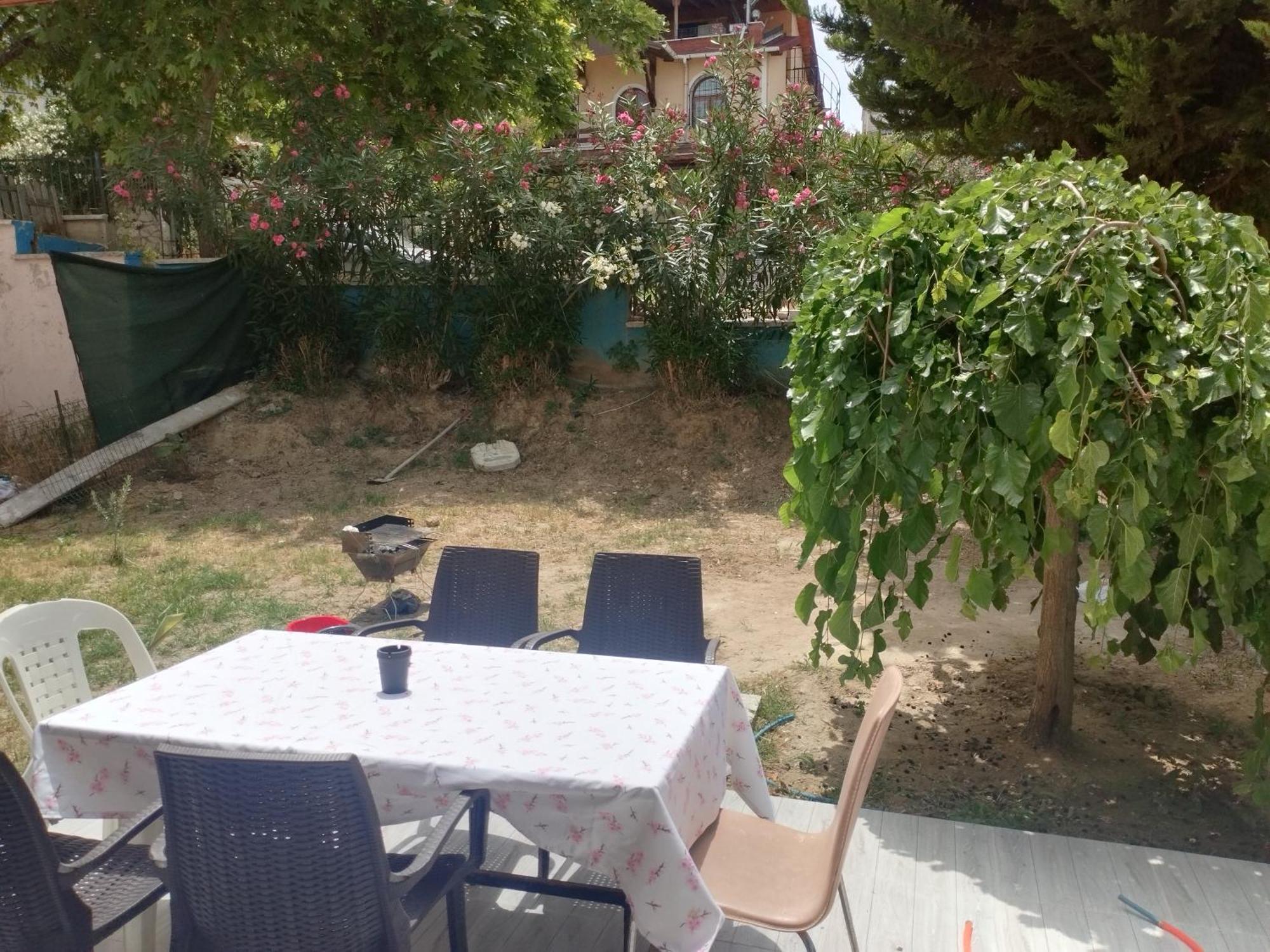 Kadinlar Denizi Plaji 100 M Bahceli Havuzlu Villa
